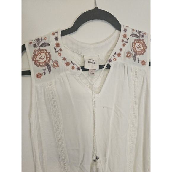 Knox Rose‎ Top White Flowy Boho Tank Feminine Crochet Detail Tassles XS Vneck - Picture 2 of 10